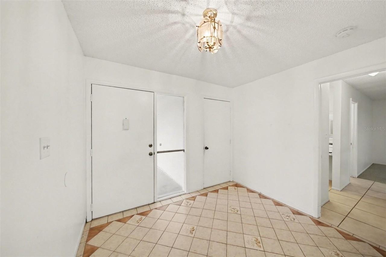 5033 Loyola Ln - Photo 6 of 25