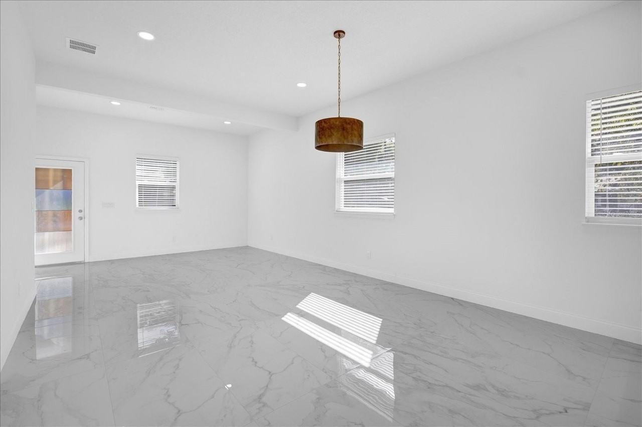 600 N Lakewood Ave - Photo 5 of 40