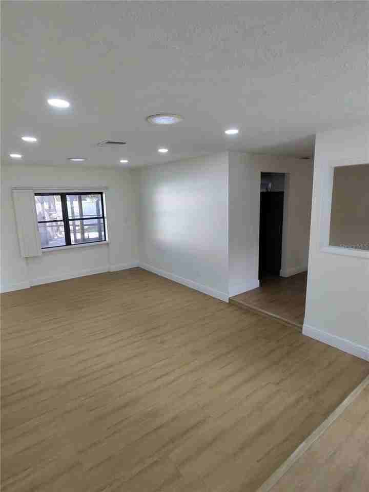 1104 Sagamore Dr - Photo 3 of 24