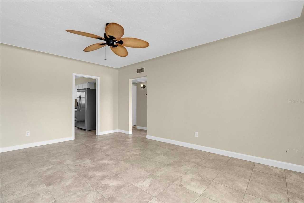 333 72nd Ave - Photo 6 of 35