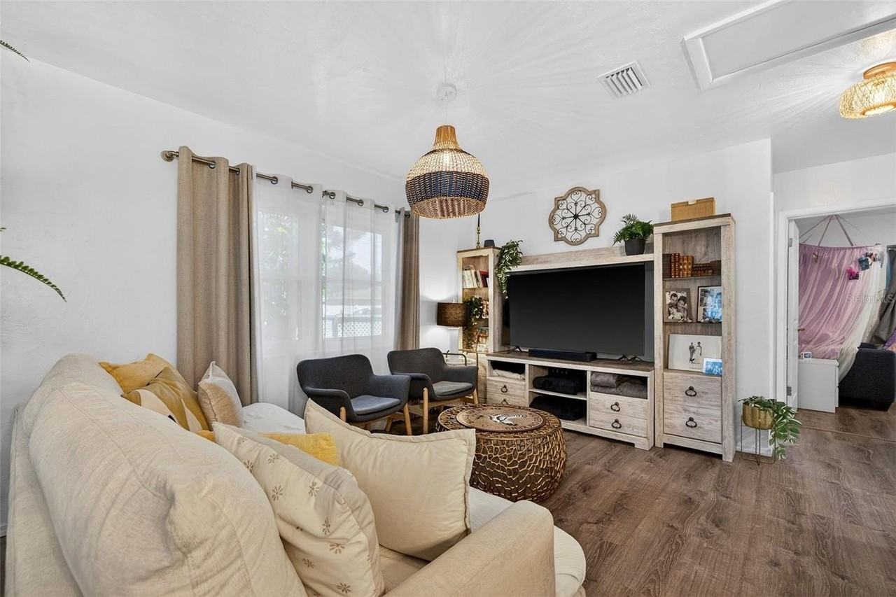 1760 75th Ave N - Photo 4 of 45