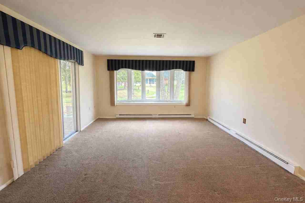 9 Guilford Ct Unit B - Photo 5 of 12