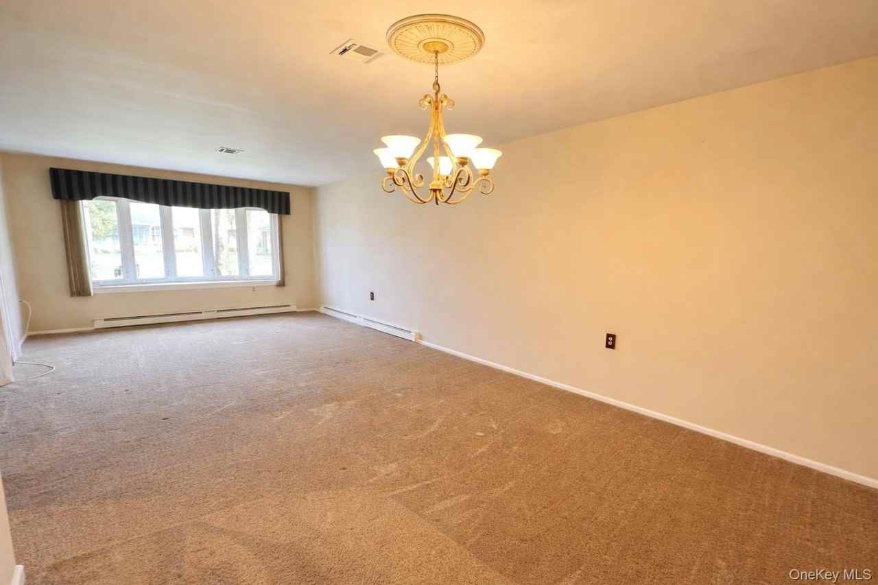 9 Guilford Ct Unit B - Photo 6 of 12