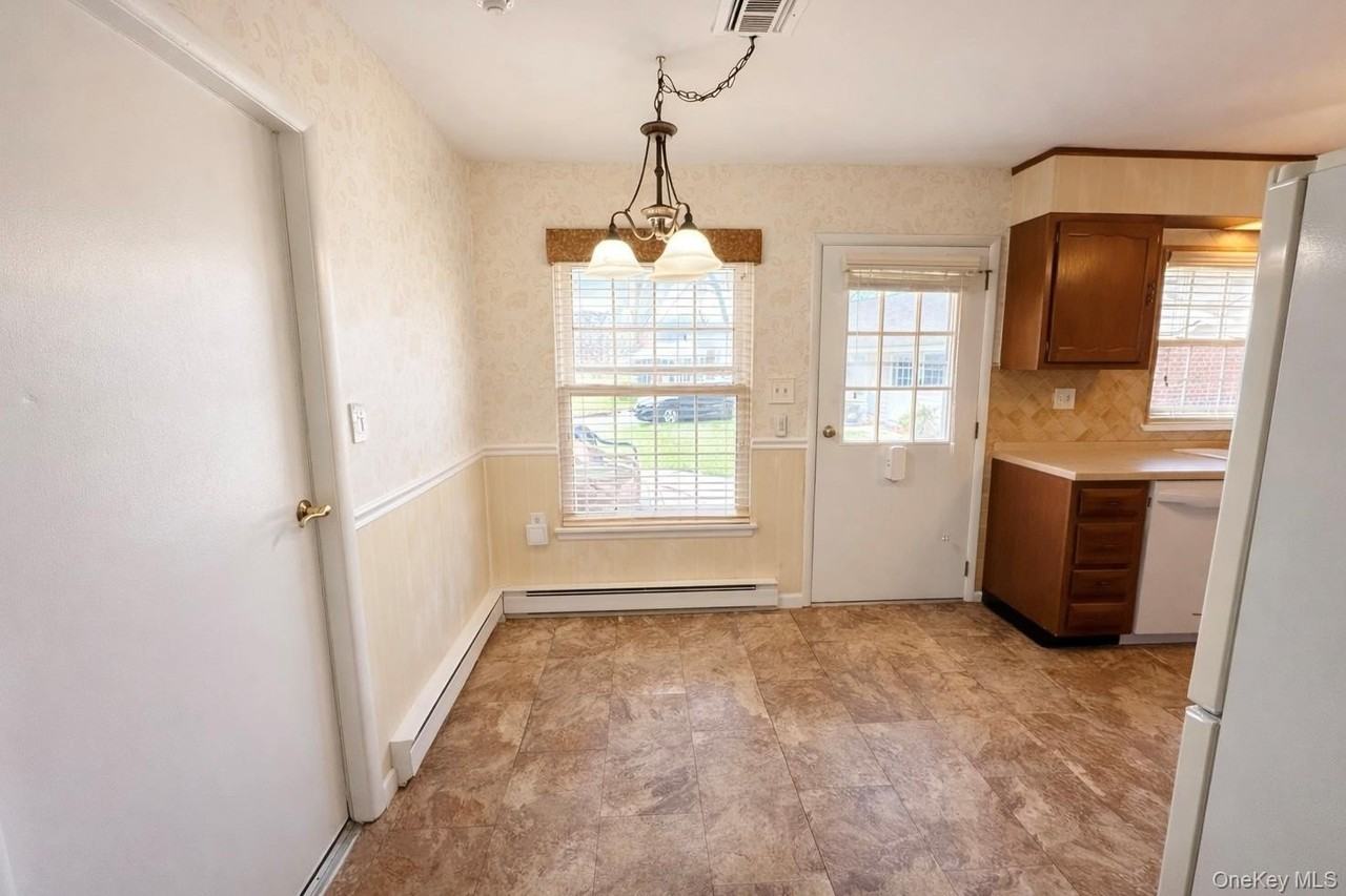 9 Guilford Ct Unit B - Photo 7 of 12