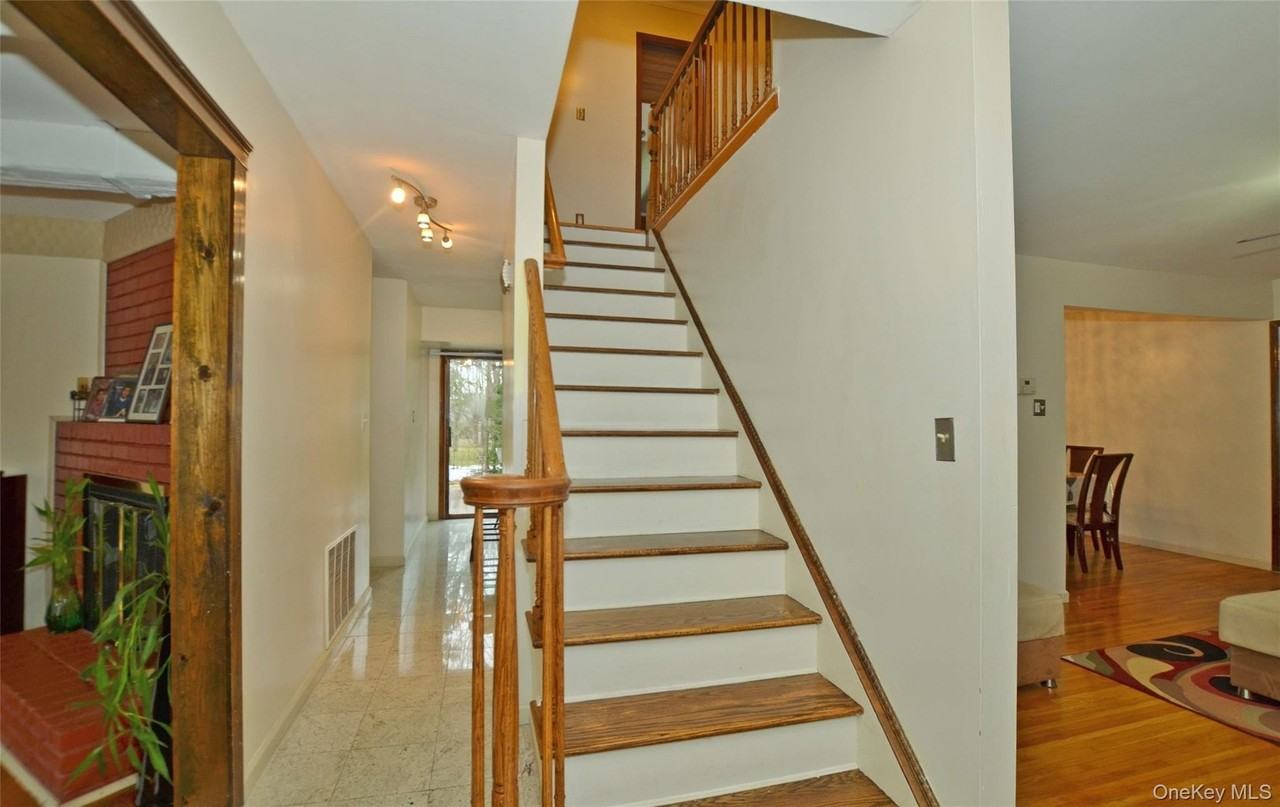 327 Town Line Rd - Photo 4 of 40