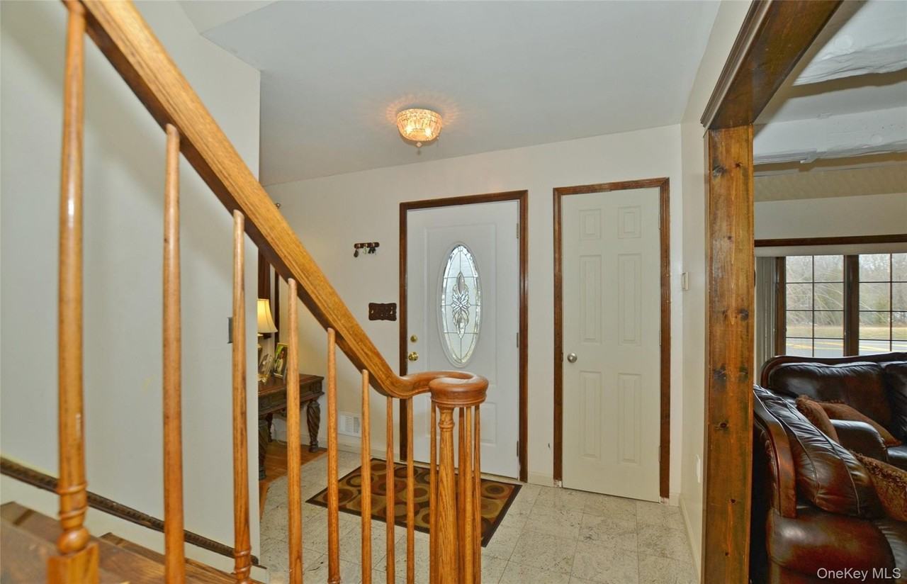 327 Town Line Rd - Photo 5 of 40