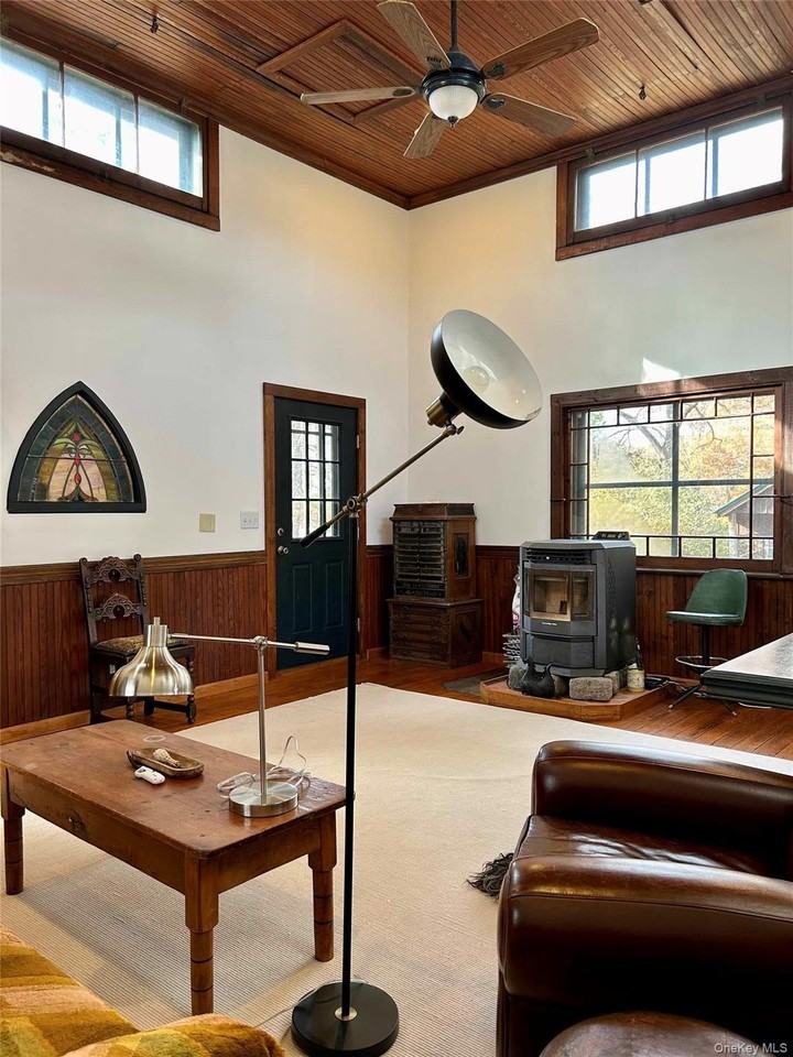 186 Taylor Rd - Photo 5 of 26