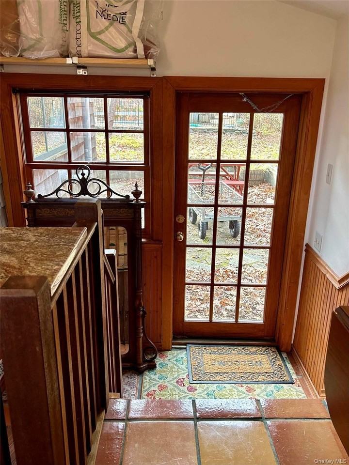 186 Taylor Rd - Photo 6 of 26