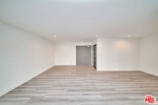 137 S Maple Dr #102 - Photo 5 of 8