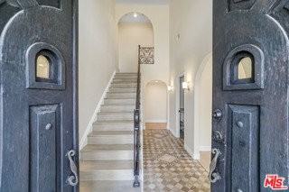 209 N Doheny Dr - Photo 5 of 8