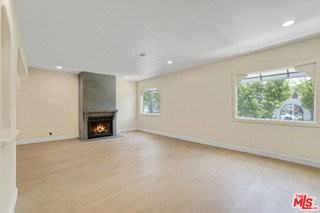 209 N Doheny Dr - Photo 7 of 8