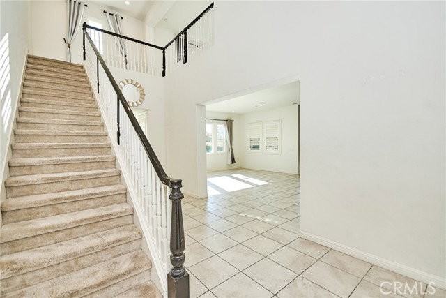 115 Mesa Verde Ln - Photo 2 of 6