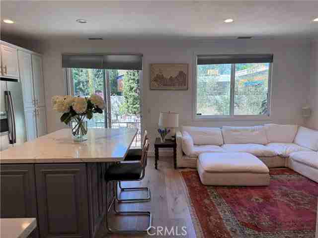 2553 Santa Ana Ave - Photo 6 of 8