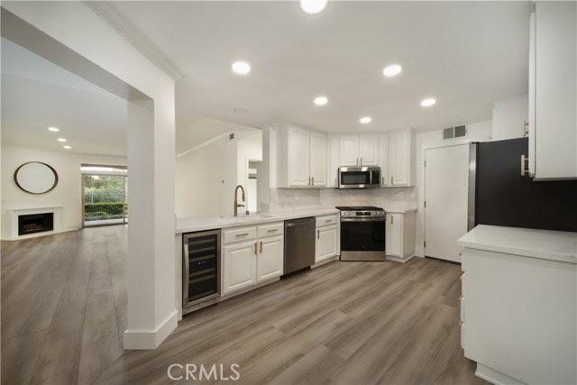 320 Villa Point Dr - Photo 2 of 8