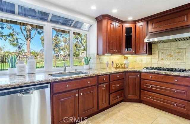 5 Telliz - Photo 2 of 4