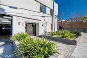 featured image of 7341 Valmont St #102