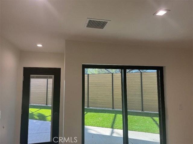 2846 Fairmount Ave - Photo 2 of 8