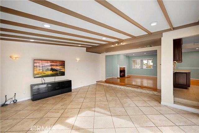 841 Irving Dr - Photo 6 of 8