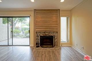 5760 Owensmouth Ave #14 - Photo 6 of 8