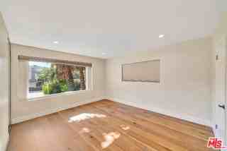 21817 Providencia St - Photo 4 of 7