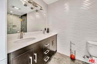 21817 Providencia St - Photo 5 of 7