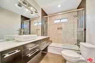 21817 Providencia St - Photo 6 of 7