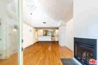 721 Marine St - Photo 3 of 8