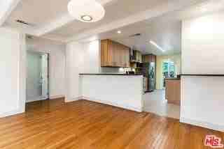 721 Marine St - Photo 5 of 8