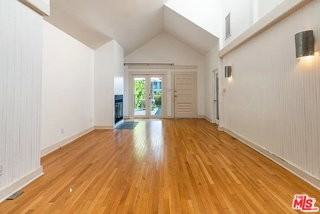 721 Marine St - Photo 6 of 8