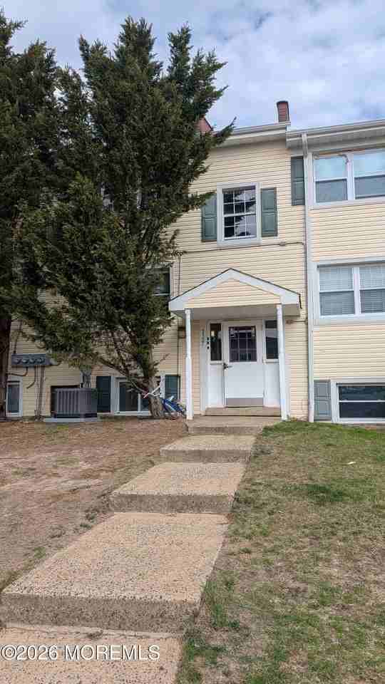 230 Sawmill Rd Apt A - Photo 2 of 3