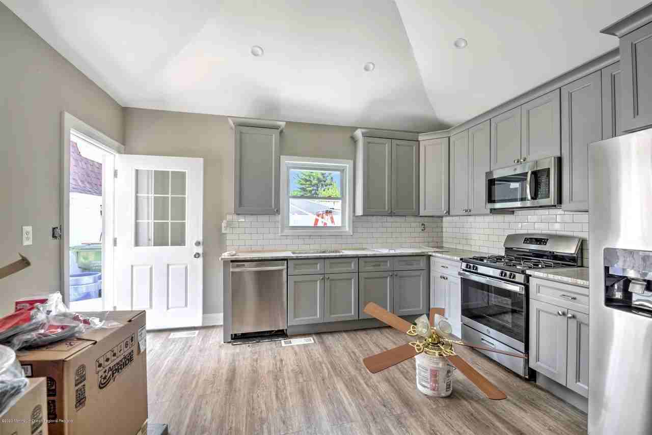 8 Dolan Avenue unit: A - Photo 4 of 14