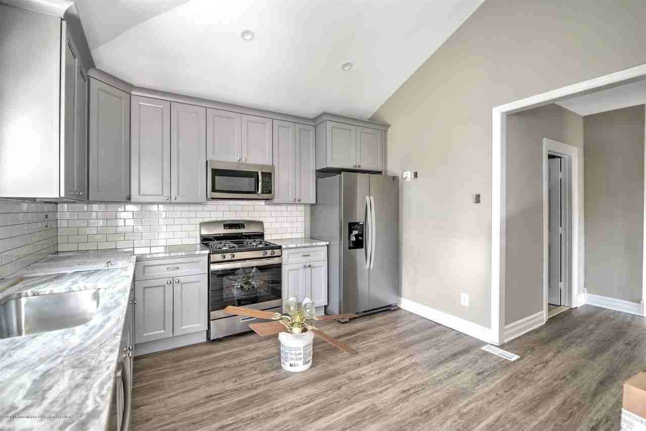 8 Dolan Avenue unit: A - Photo 5 of 14