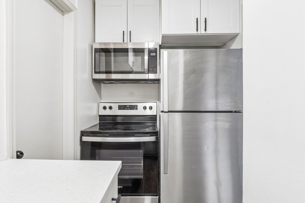 127 N West St Apt 2r - Photo 3 of 11