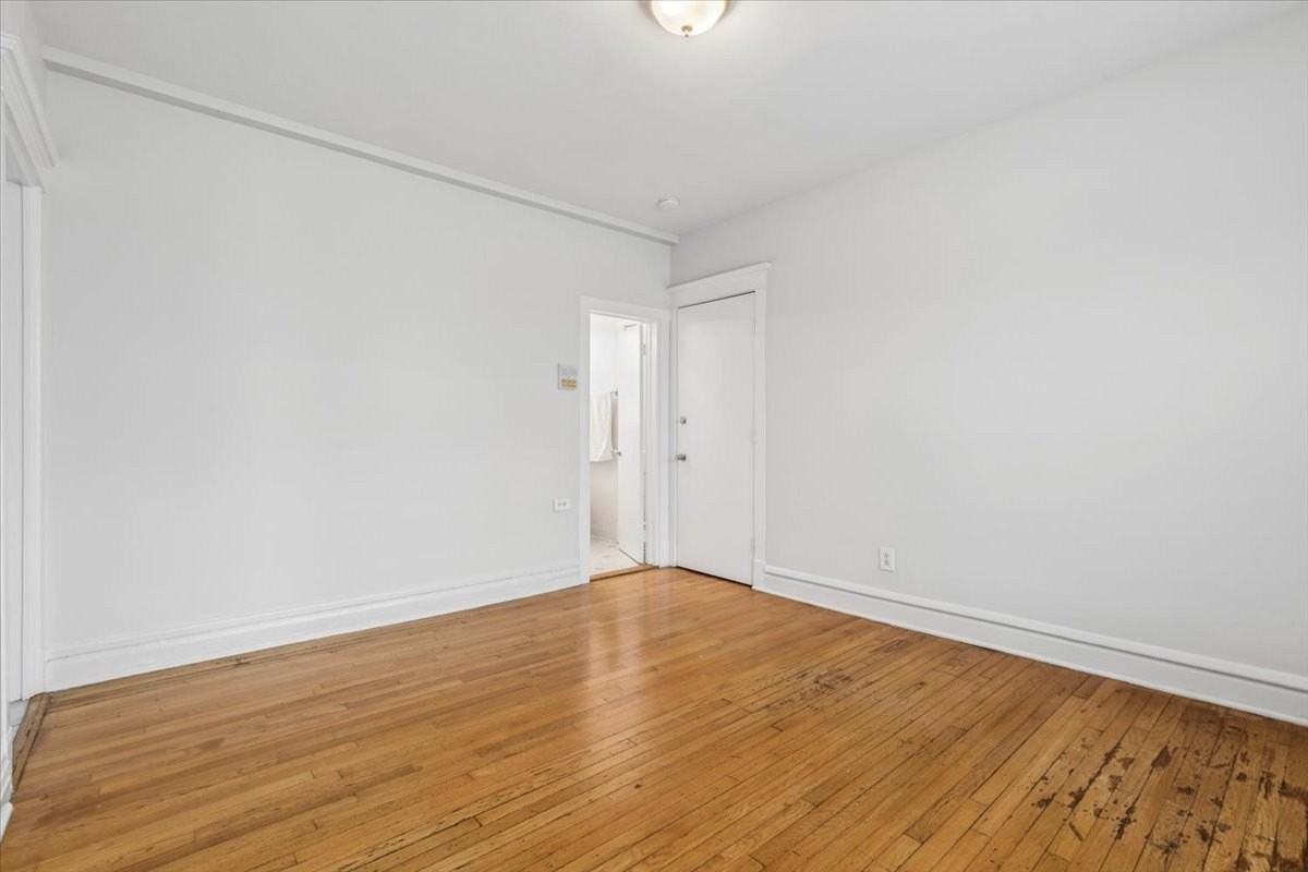 5414 N Broadway St Unit 2 - Photo 4 of 18