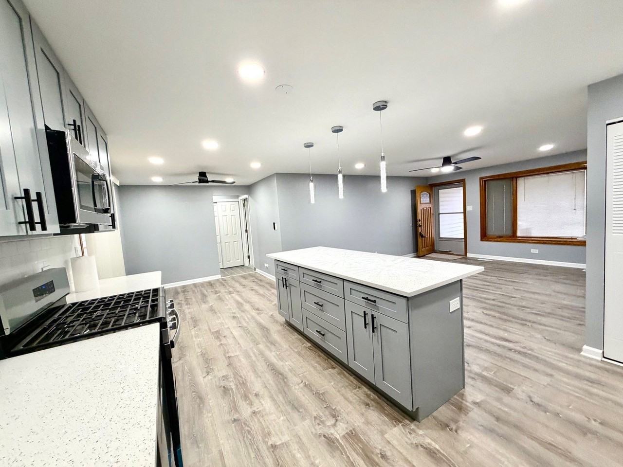 1310 Somerset Ln - Photo 5 of 24