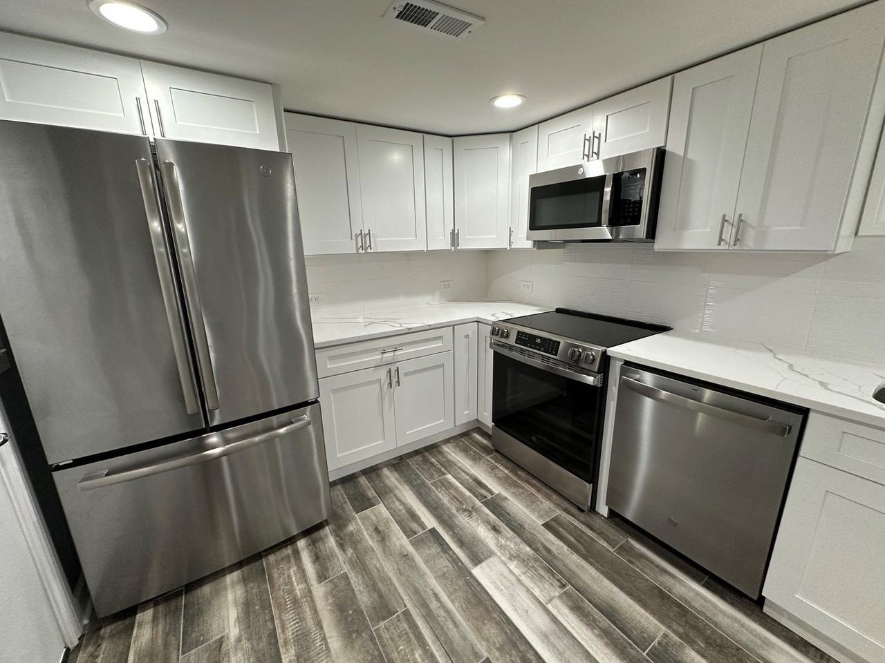 2233 N Lawler Ave #GDN - Photo 7 of 18