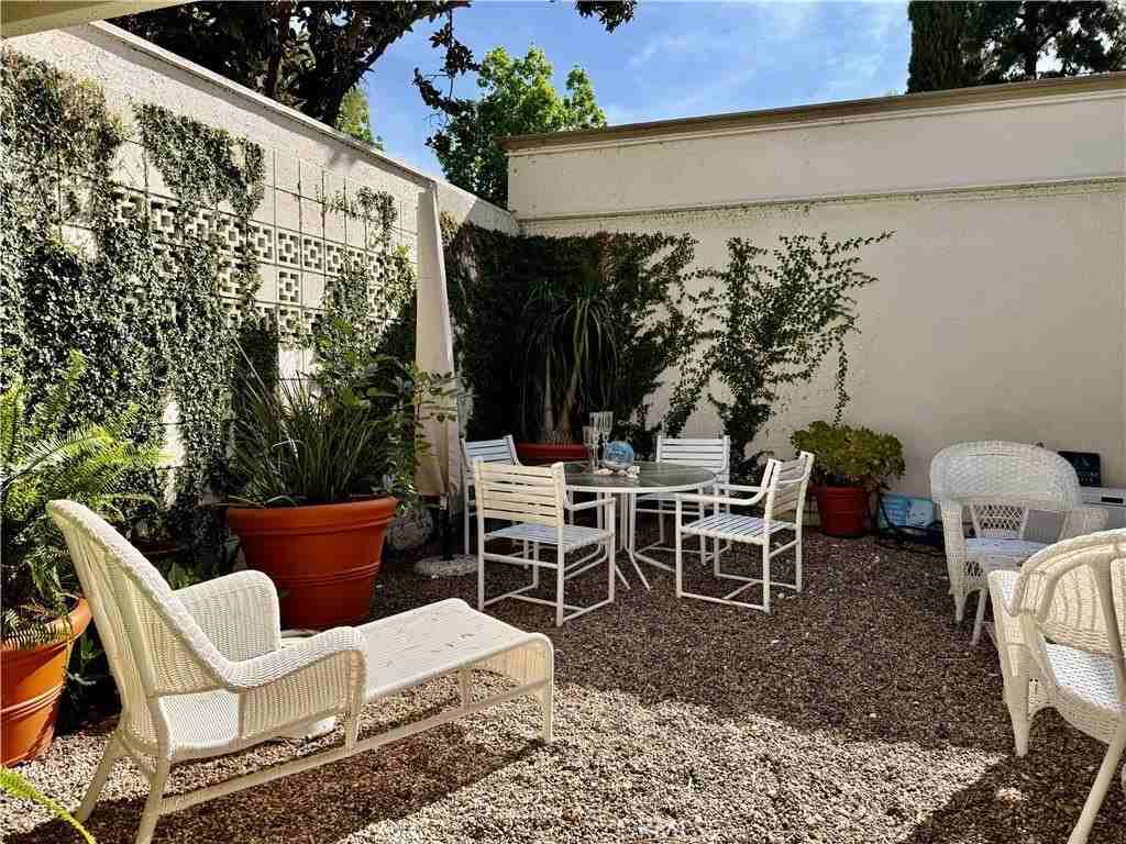 170 Avenida Majorca #D - Photo 5 of 15