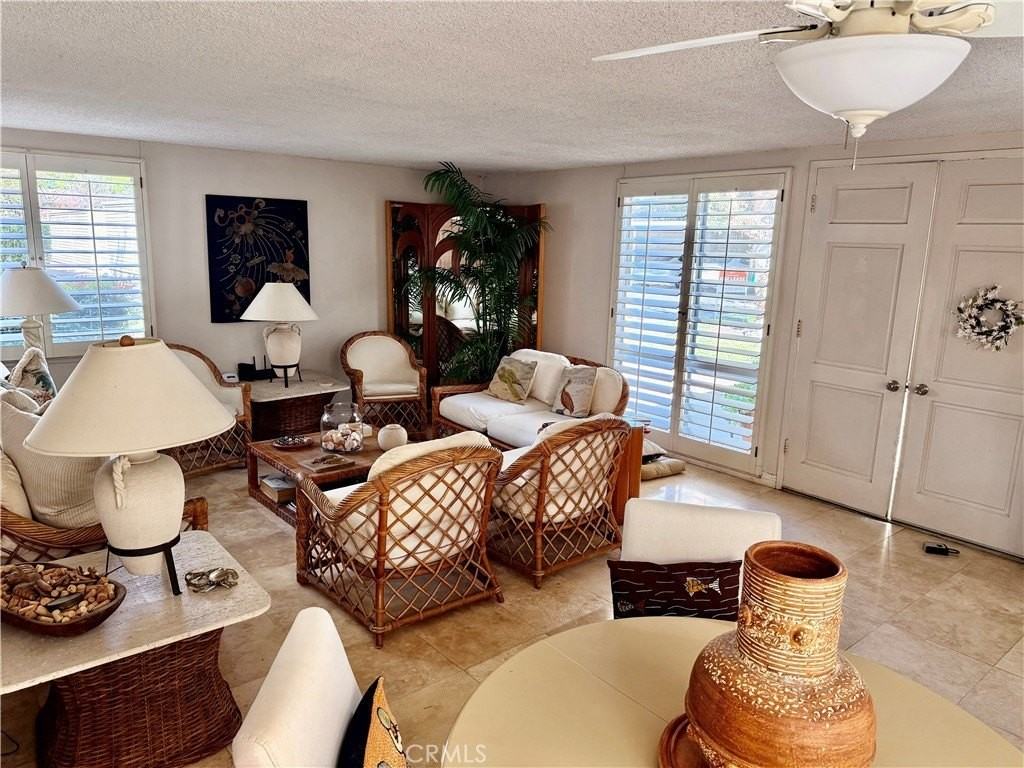 170 Avenida Majorca #D - Photo 6 of 15