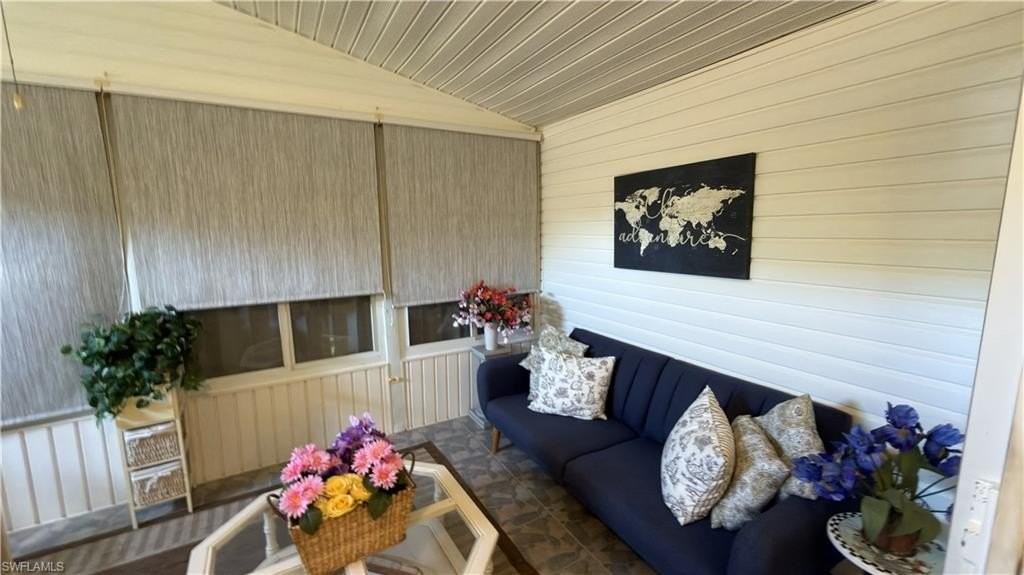 26239 Bonita Fairways Cir - Photo 4 of 17