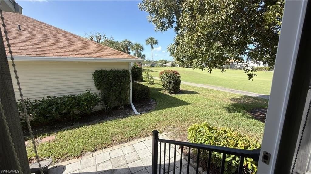 26239 Bonita Fairways Cir - Photo 6 of 17