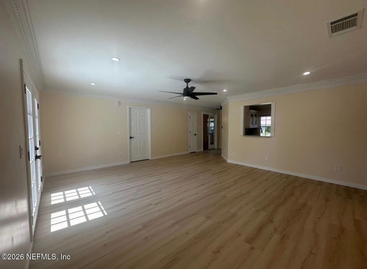 12558 Glamdring Ct - Photo 7 of 29