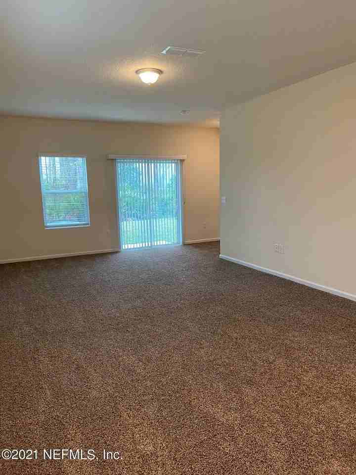 211 Scotch Pebble Dr - Photo 2 of 23