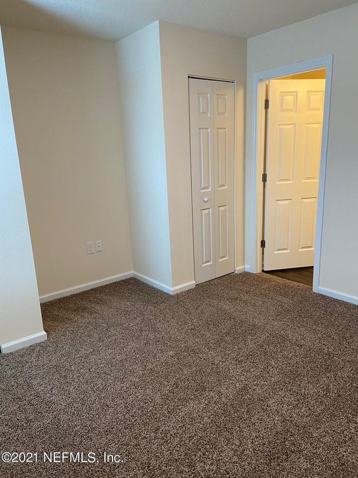 211 Scotch Pebble Dr - Photo 4 of 23