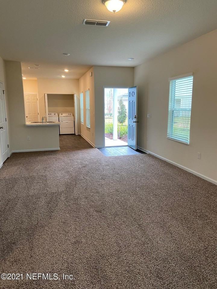 211 Scotch Pebble Dr - Photo 5 of 23