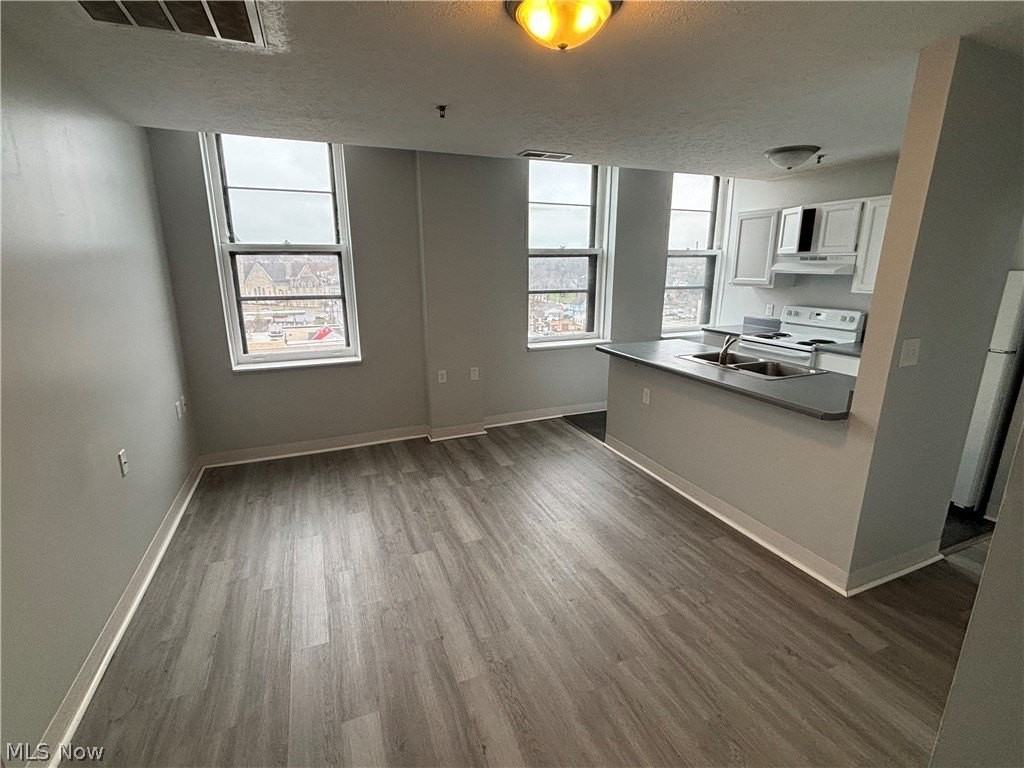 59 Lincoln Way E #801 - Photo 2 of 5