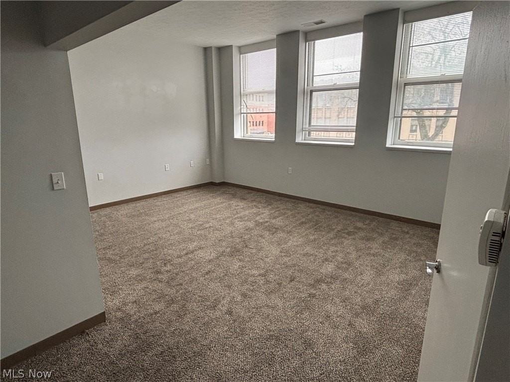 59 Lincoln Way E Apt 302 - Photo 2 of 6