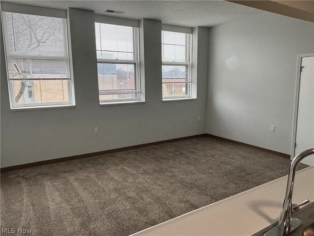 59 Lincoln Way E Apt 302 - Photo 3 of 6