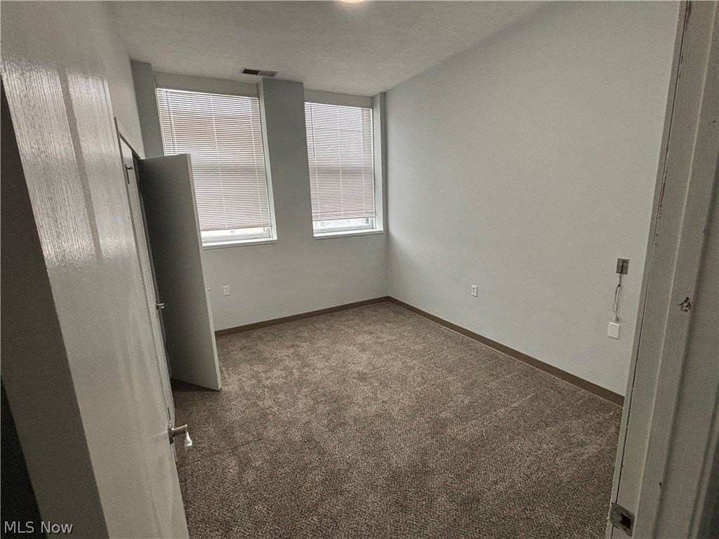 59 Lincoln Way E Apt 302 - Photo 5 of 6