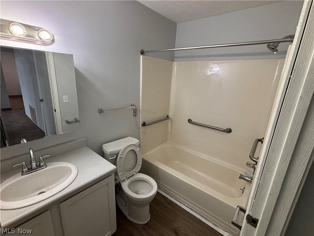 59 Lincoln Way E Apt 302 - Photo 6 of 6