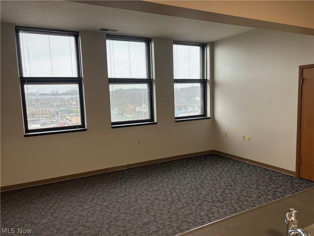 59 Lincoln Way E #702 - Photo 3 of 7